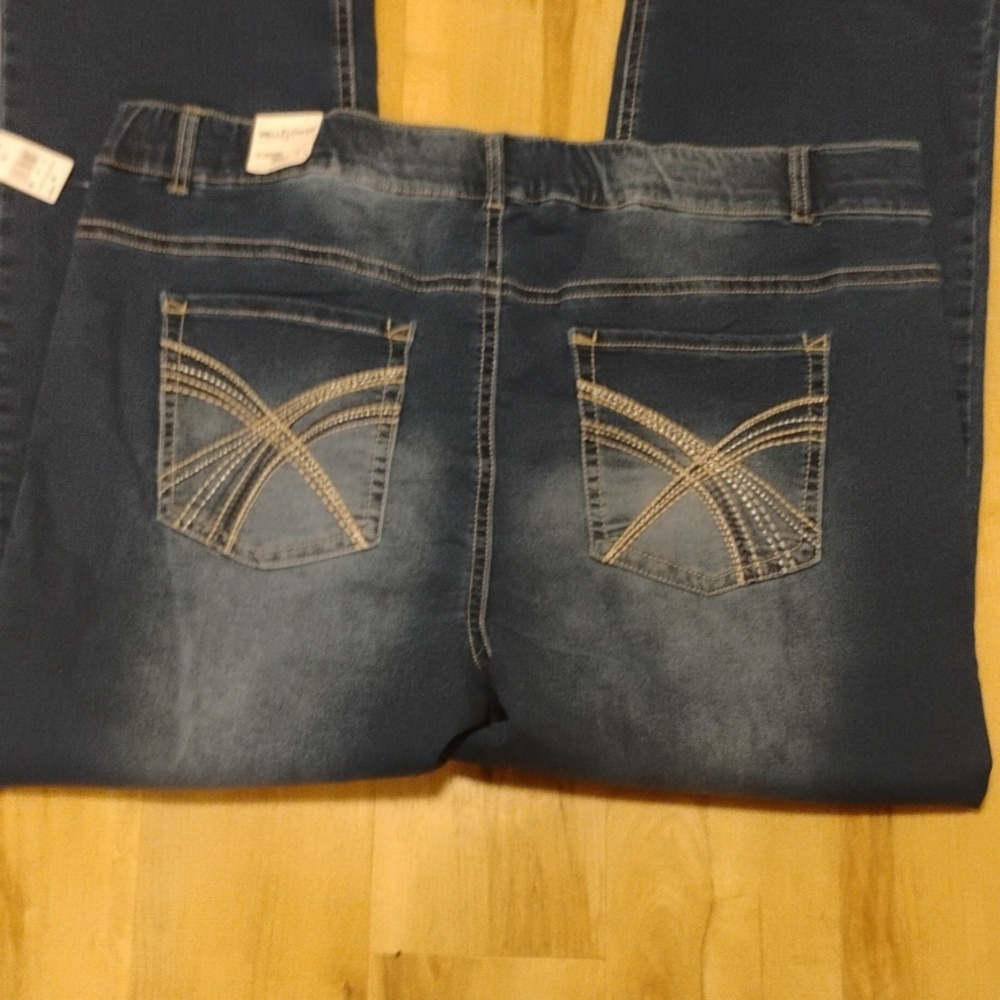 π Wallflower Luscious Curvy Bootcut Jeans Size 3X NWT Stretch Waist Size 22-24 - Picture 4 of 7